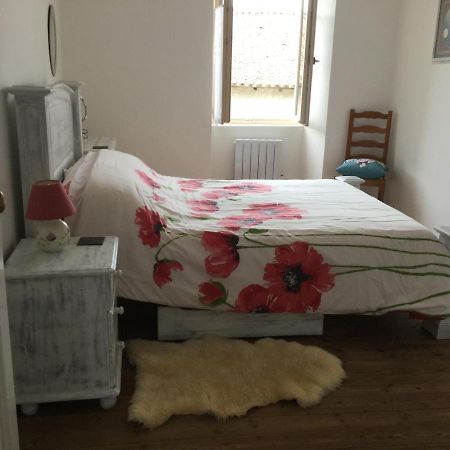 No Name Bed & Breakfast Chabanais Bagian luar foto