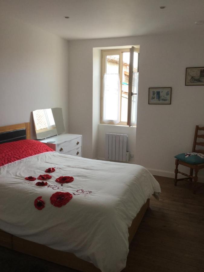 No Name Bed & Breakfast Chabanais Bagian luar foto